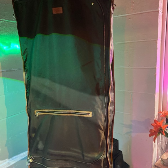 Selling a used authentic Louis Vuitton Luggage Garment Bag. - Picture 2 of 14